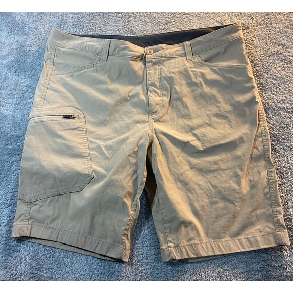 Eddie Bauer Canvas Shorts Mens 40 Waist 10.5 in inseam Outdoors Hiking Stretch - Picture 1 of 6